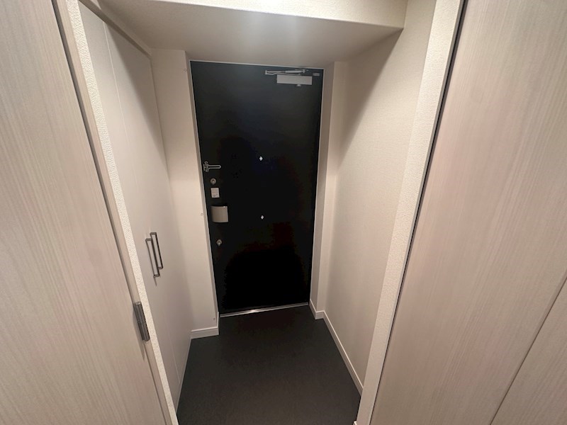 プレサンス神戸元町の玄関写真