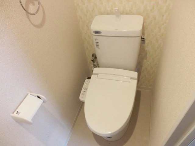 トイレ　満足のウォシュレット付