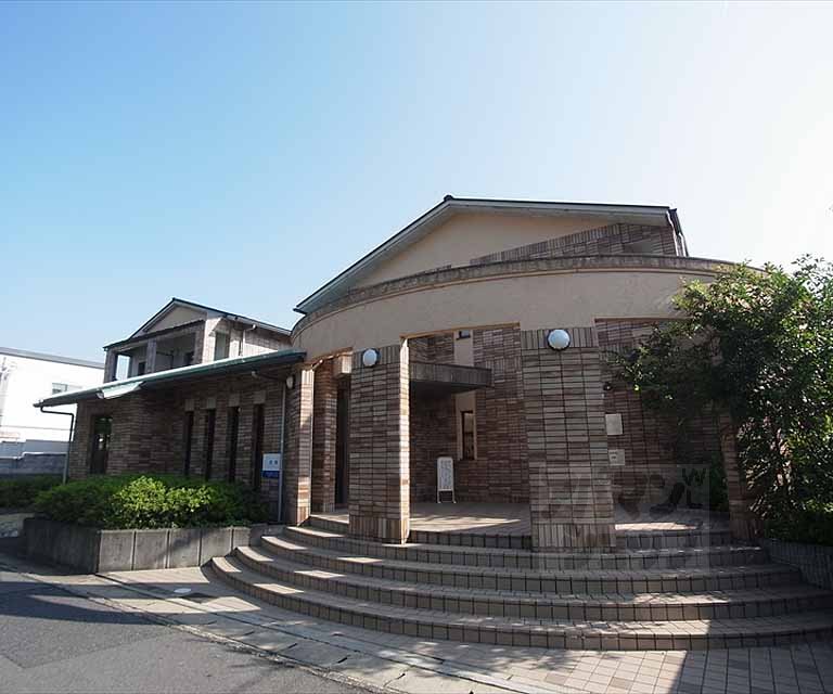 建物外観　建物外観南西側から。