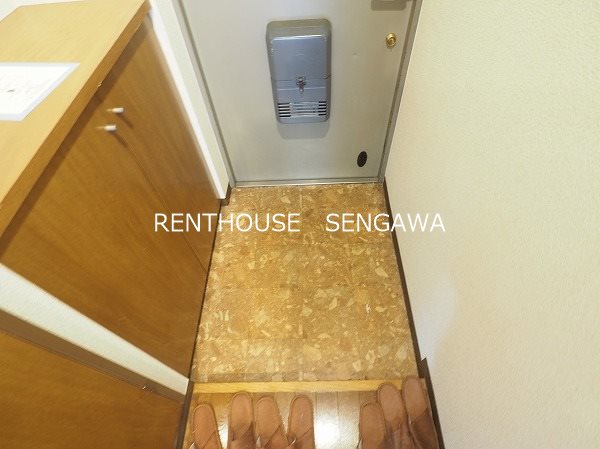 玄関　※別部屋、参考写真になります。