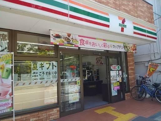 コンビニ　セブンイレブン 梅田スカイビル東店（コンビニ）まで484m