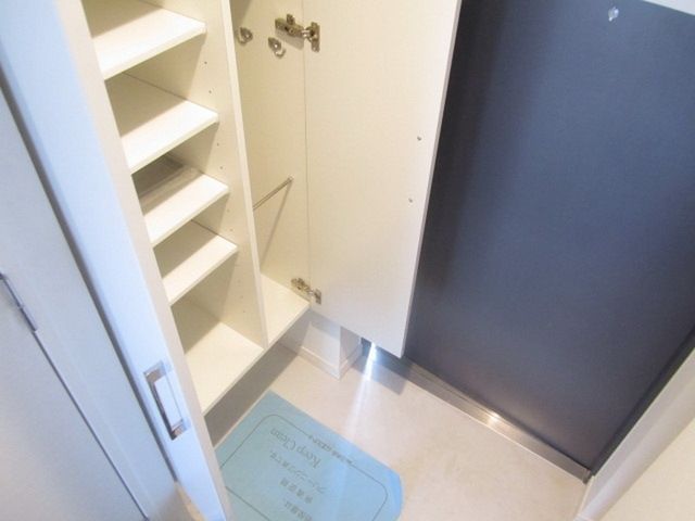 BPRレジデンス国立の玄関写真