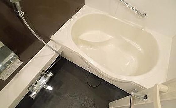 バス・シャワールーム　落ち着いた空間のお風呂です