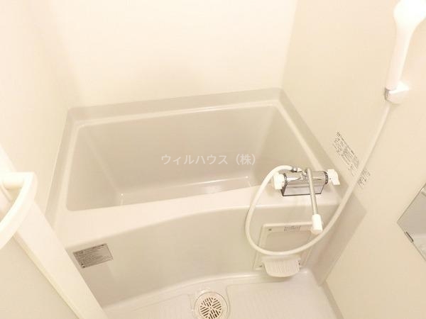 バス・シャワールーム　浴室乾燥機付きバス！