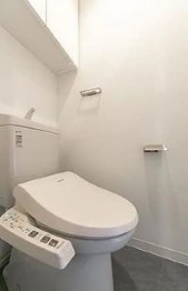 都営三田線 白金高輪駅 徒歩2分 11階建 築14年のトイレ写真