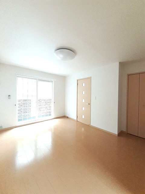その他部屋・スペース　お手入れのしやすいフローリング仕様のお部屋♪（同仕様画像）