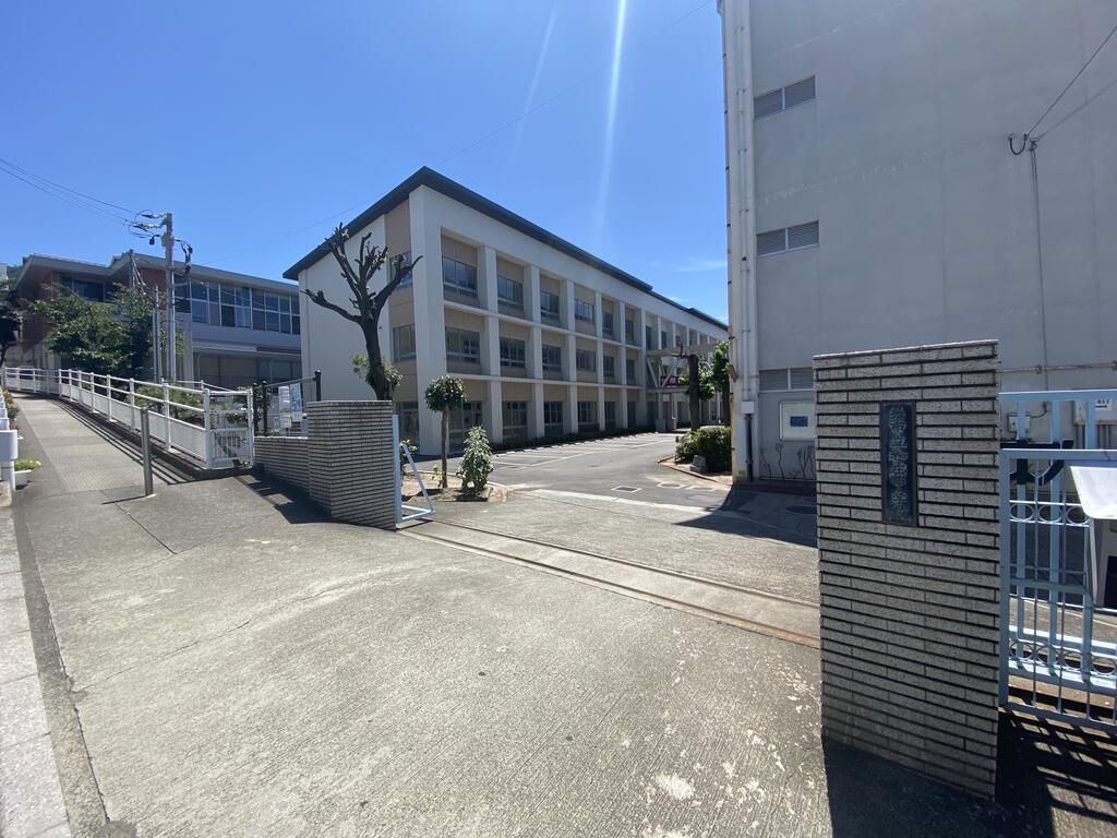 中学校　呉市立和庄中学校（中学校）まで350m