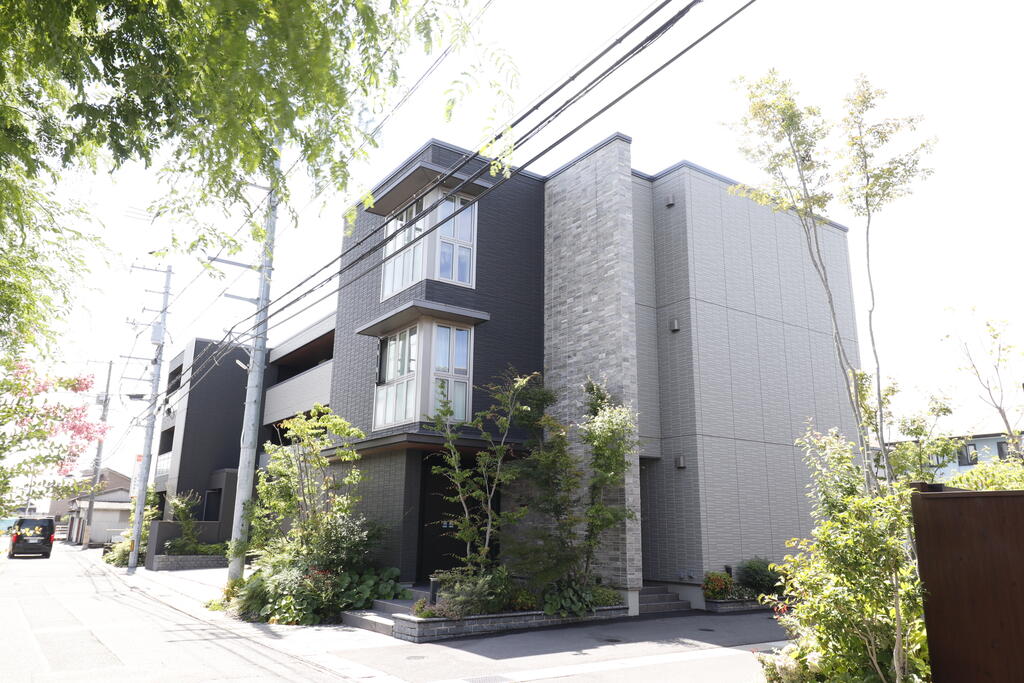 建物外観　笹沖にある2LDKの人気のシャーメゾン物件です♪