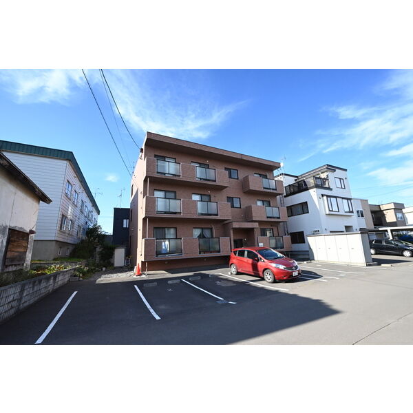 建物外観　落ち着いた雰囲気の外観です