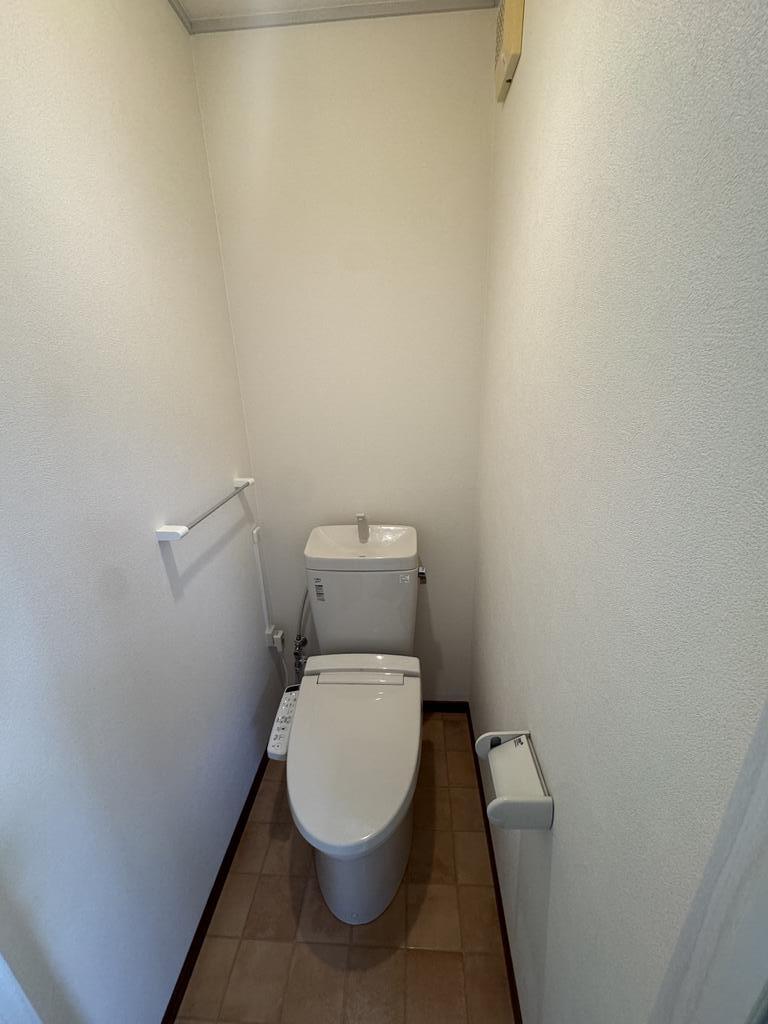 トイレ　ウォシュレット完備