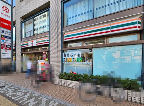 コンビニ　セブン-イレブン 葛飾新小岩１丁目店（コンビニ）まで208m