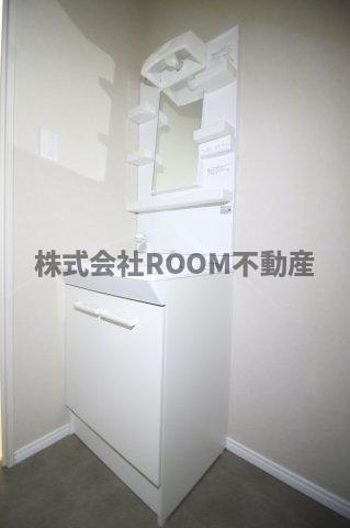 洗面設備　独立洗面台で身支度をすべて済ませてしまいましょう
