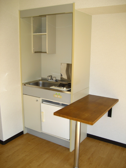 キッチン　ミニ冷蔵庫は撤去致しました。