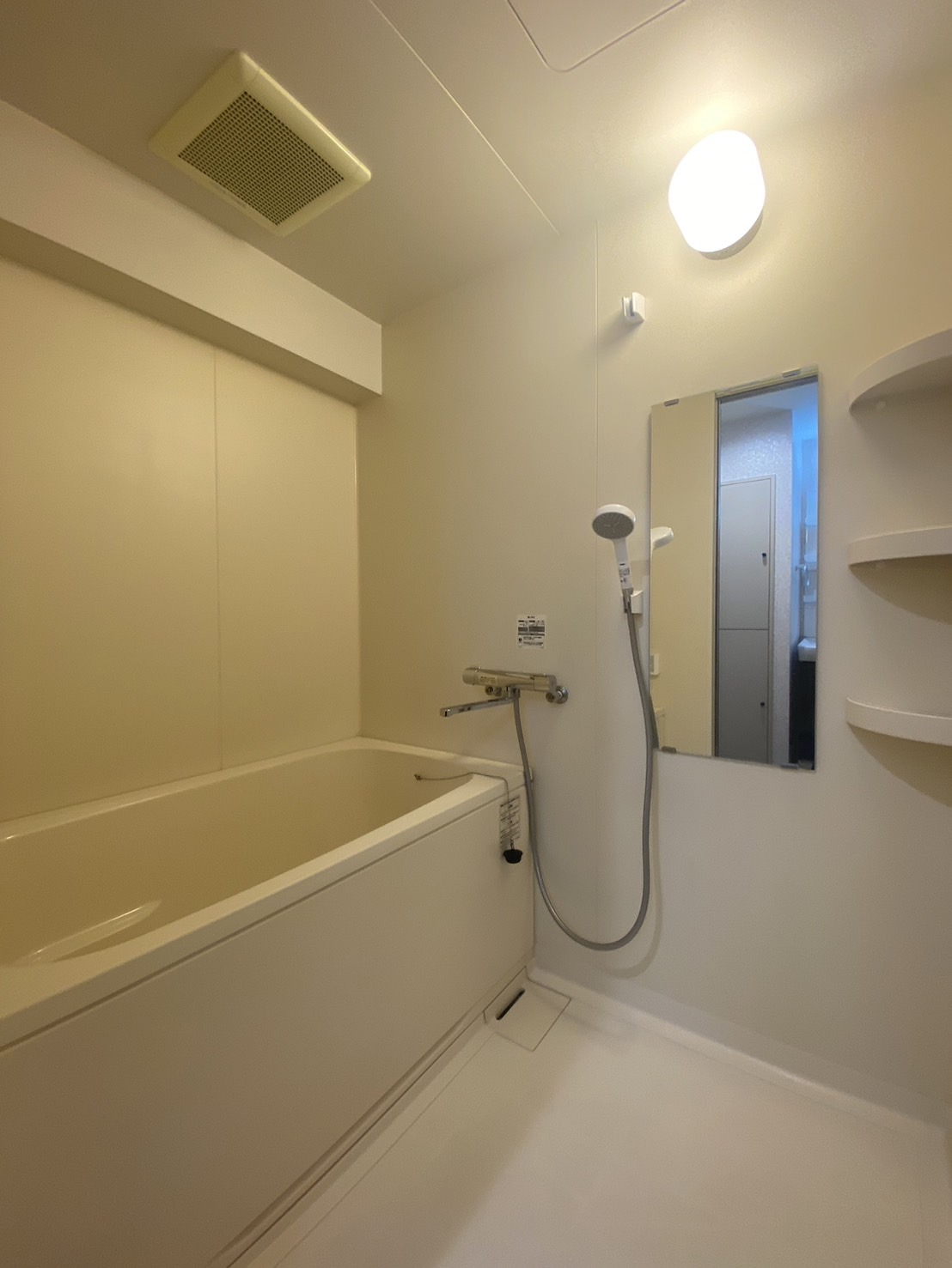 バス・シャワールーム　追い焚き給湯付き