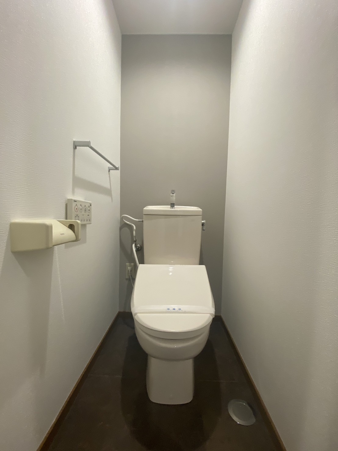 トイレ　ウォシュレット付