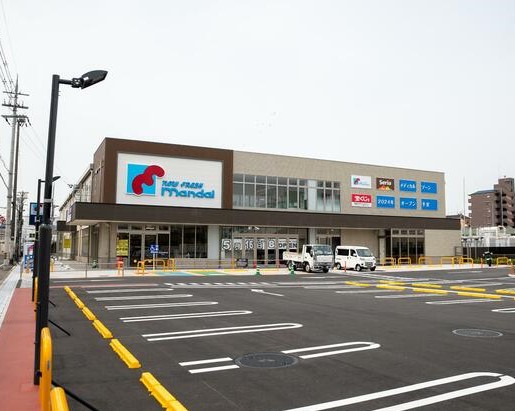 スーパー　万代巽南店（スーパー）まで815m
