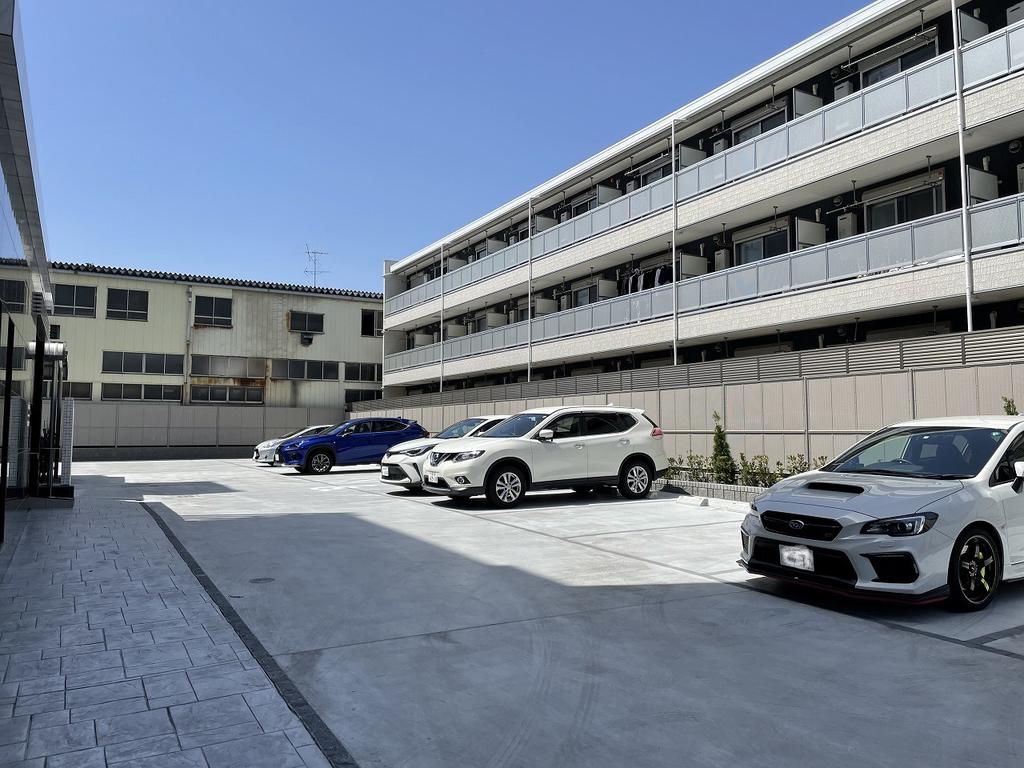 駐車場　平置き駐車場