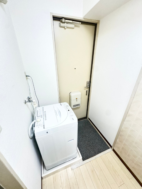 小田急線 経堂駅 徒歩2分 2階建 築38年の玄関写真