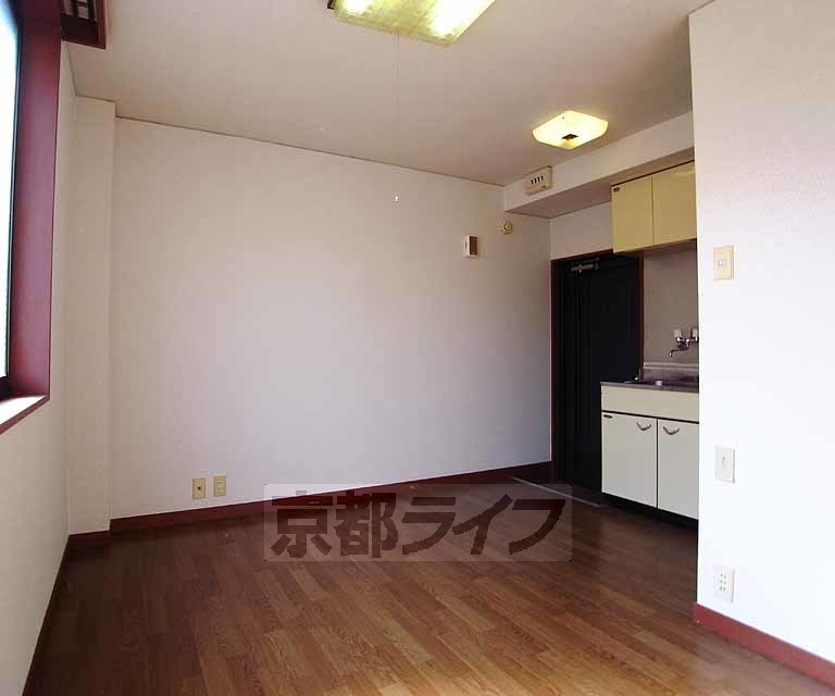 居室・リビング　シンプルで使いやすそうなお部屋ですね。