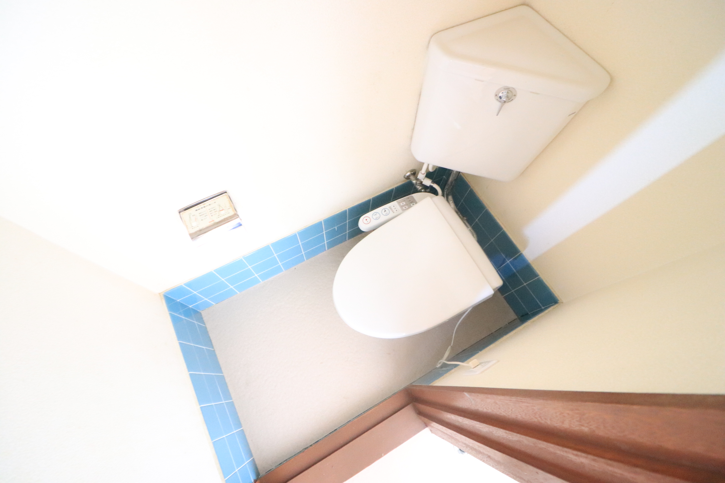 トイレ　温水洗浄便座ついています！