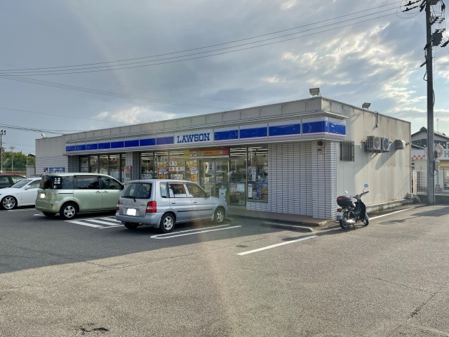 コンビニ　ローソン能美辰口運動公園前店（コンビニ）まで420m