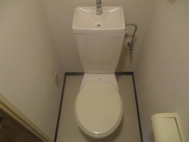南海本線 住ノ江駅 徒歩3分 7階建 築29年のトイレ写真