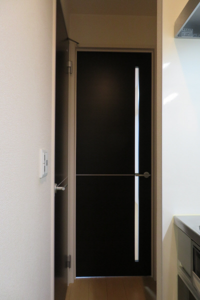 その他　リビングドア　閉じたら玄関から室内見えません