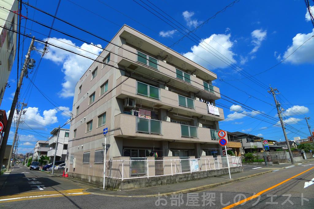 名古屋市昭和区折戸町のマンションの建物外観