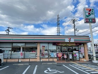 コンビニ　セブンイレブン大和郡山小林町西店（コンビニ）まで550m