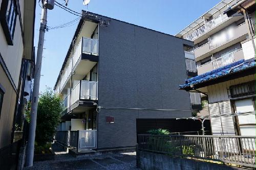 【レオパレスＪＨＫ戸田の建物外観】