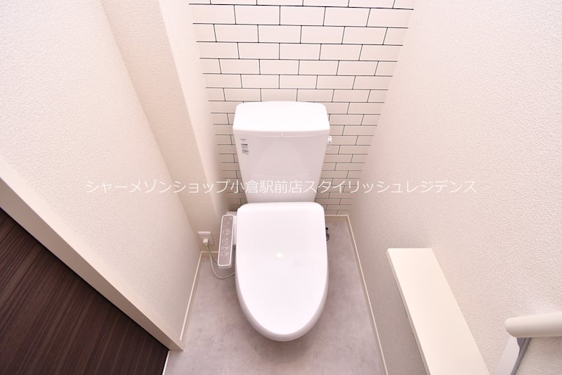 【リバービュー　A棟　101号室のトイレ】
