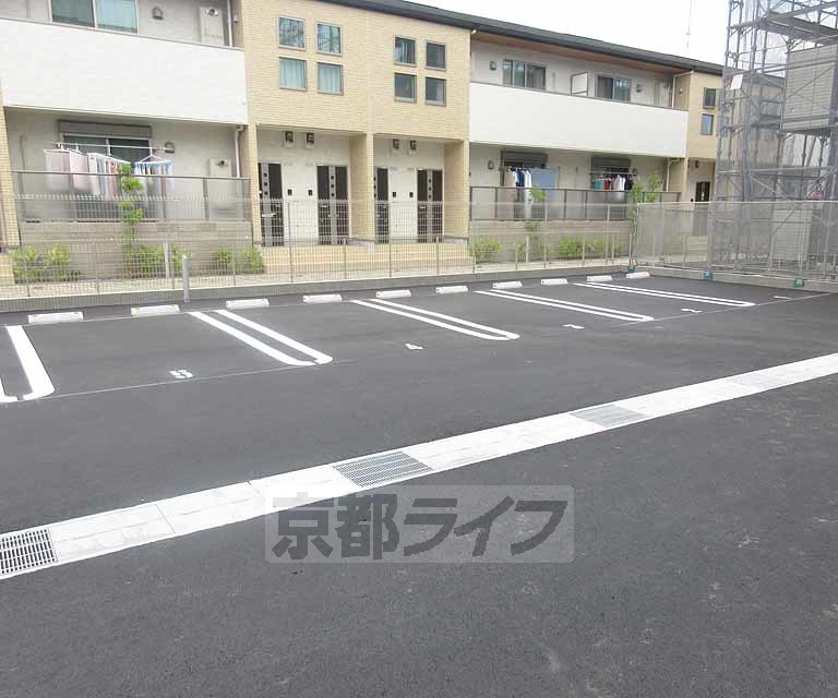 【メゾンクレール瀬田北の駐車場】