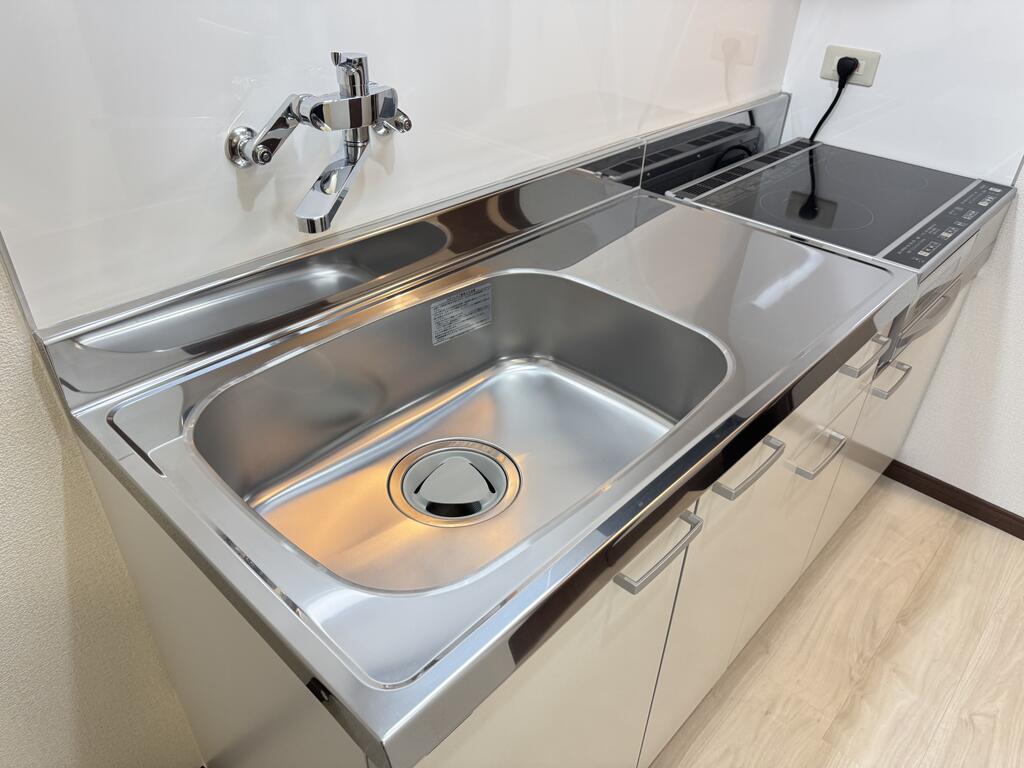 キッチン　２口IHがついた広めのキッチン！