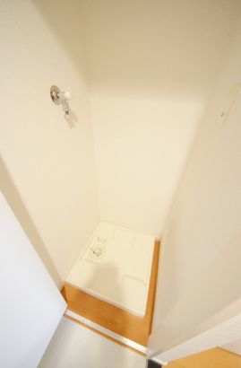 その他設備　★洗濯機置き場、扉付きで音も軽減★