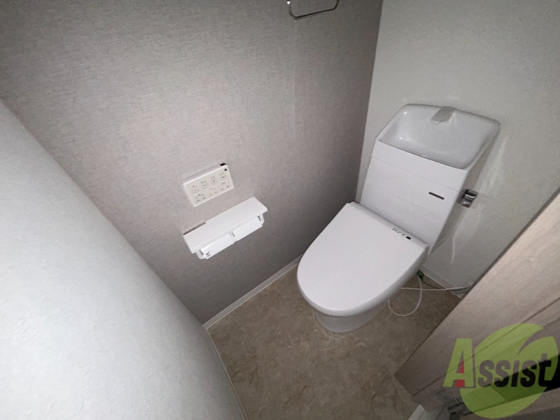 トイレ　トイレはウォシュレット機能付きです。安心して使用できますね。