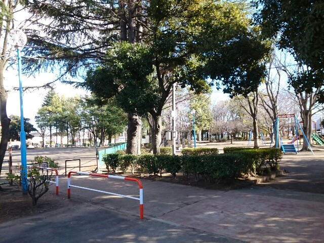 【ガーデン　パレス　IIIの公園】