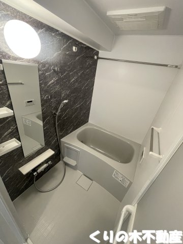 バス・シャワールーム　落ち着いた空間のお風呂です