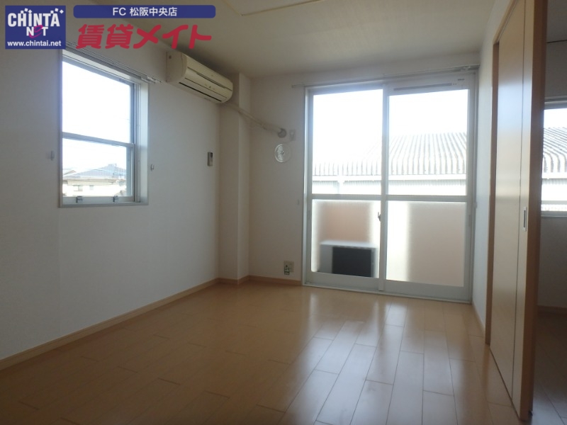 居室・リビング　同型参考写真