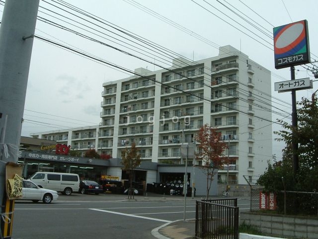 札幌市西区八軒五条西のマンションの建物外観