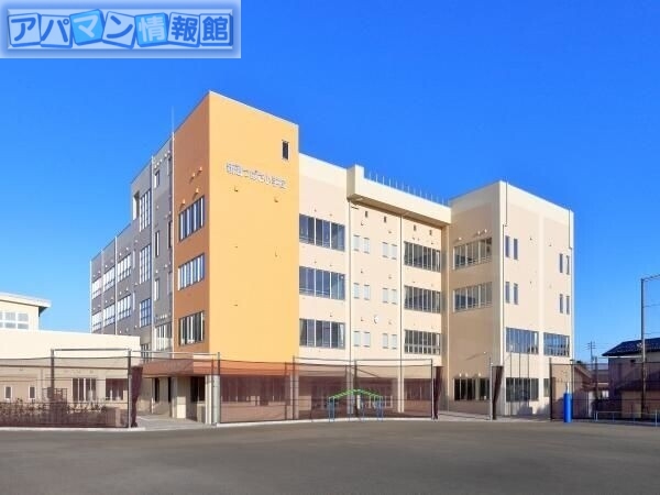 【新潟市西区新通のアパートの小学校】