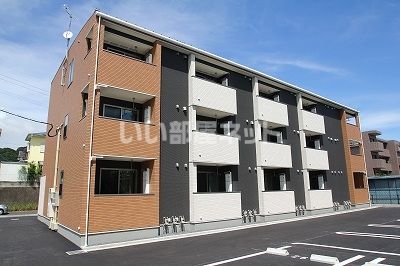 【ラフレシールＡの建物外観】