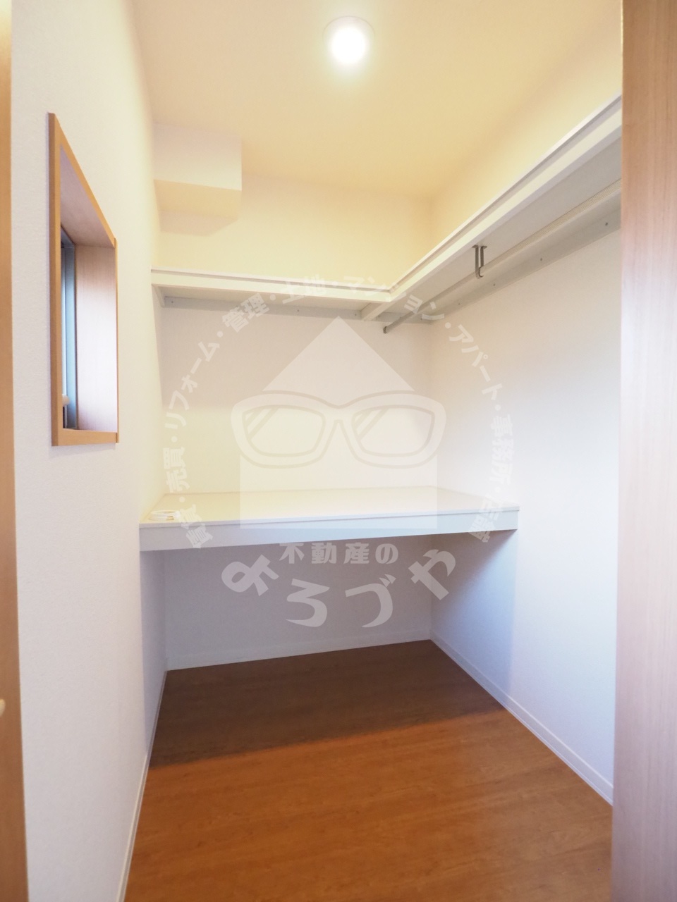 収納　ハウスメーカーならではのゆとりのウォークインクロゼットです