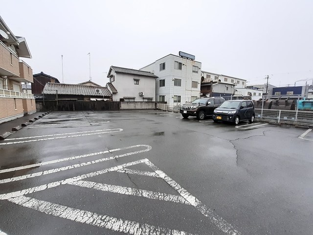 駐車場　駐車場