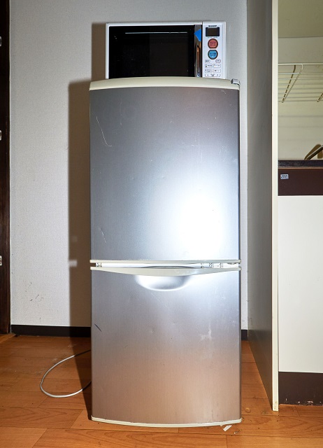 その他設備　2ドア冷蔵庫、電子レンジ