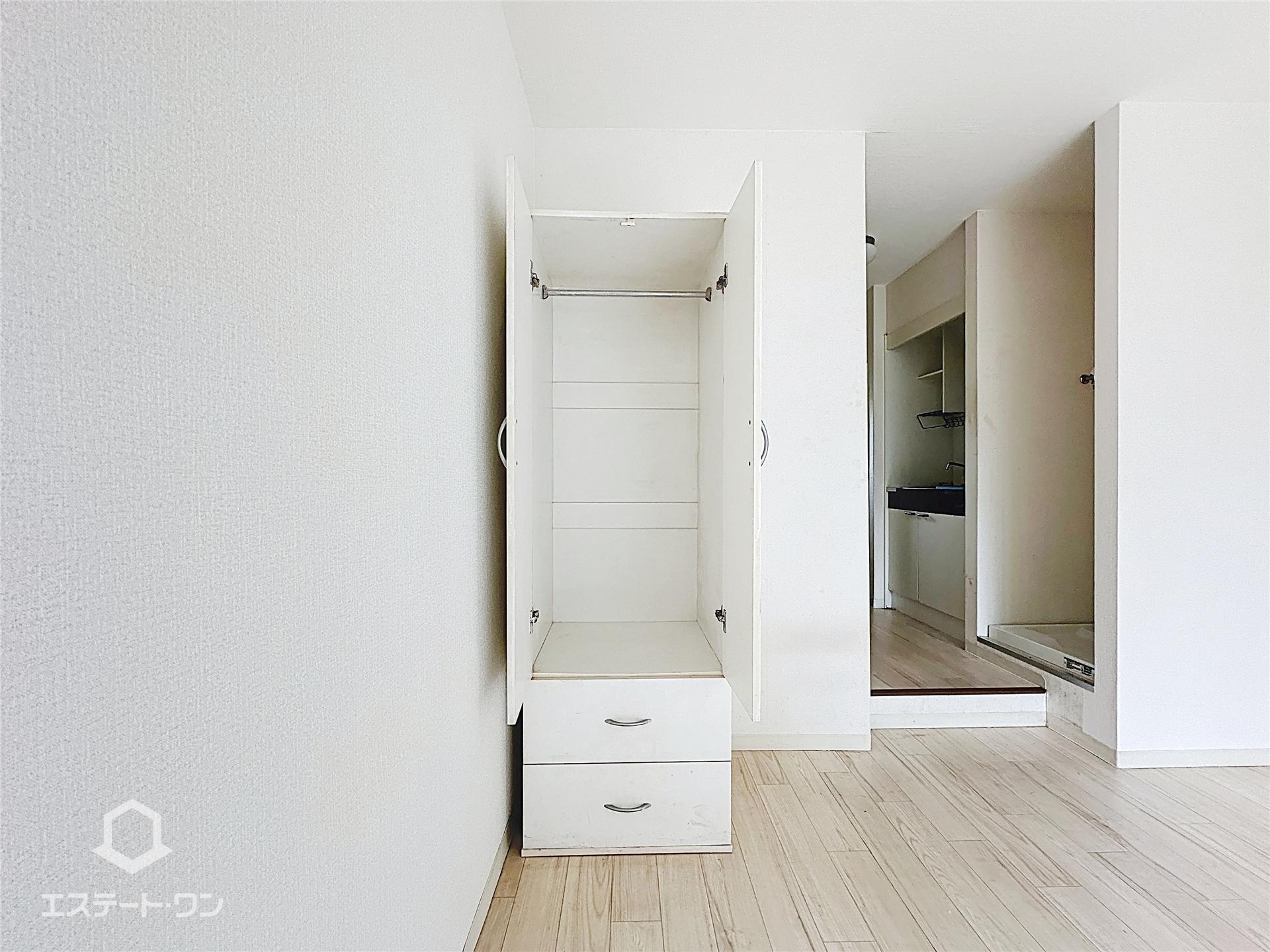 収納　丈の長い衣類も掛けられるクローゼット◎