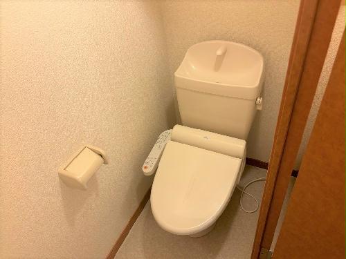 トイレ　温水洗浄便座完備