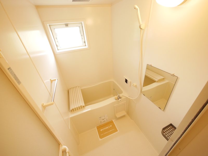 バス・シャワールーム　シャワー・追い焚き給湯