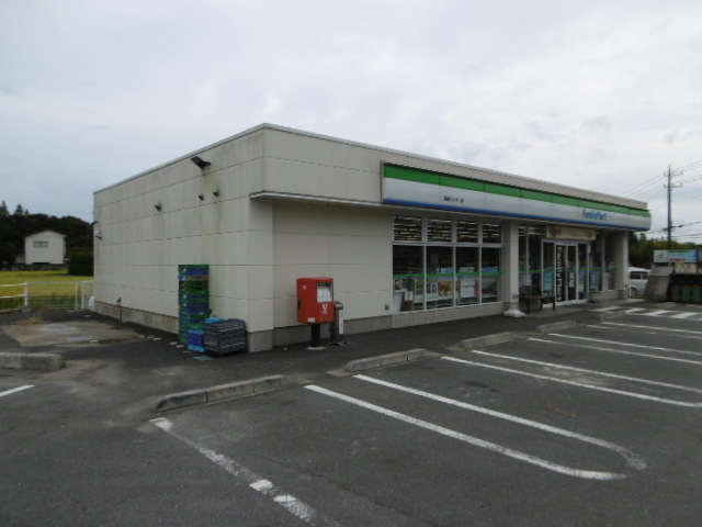 コンビニ　ファミリーマート 高萩インター店（コンビニ）まで719m