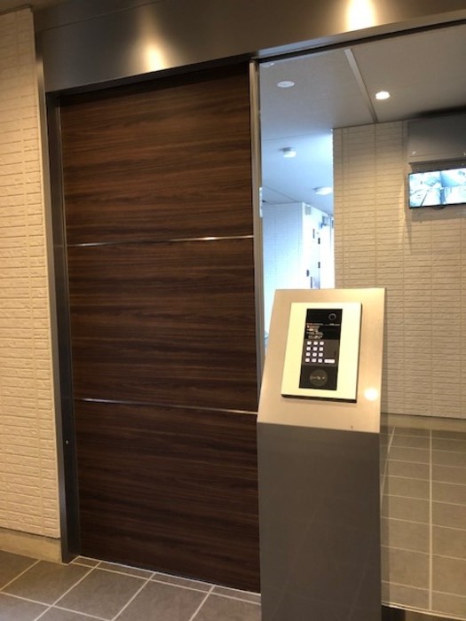 エントランス　オートロック付きで安心です★