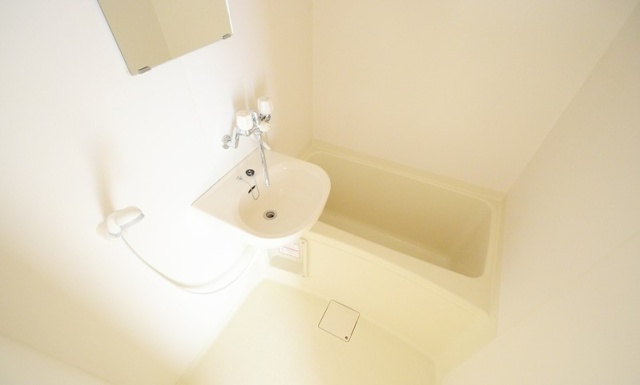 洗面設備　同物件、別号室のものです。
